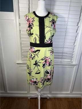 London Times Lime Green Floral Sheath Dress Crochet Lace Accent Size 10